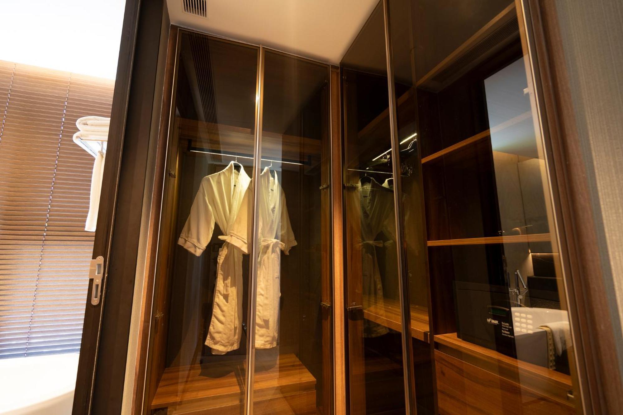 Walton Suites Sukhumvit Bangkok Exterior foto